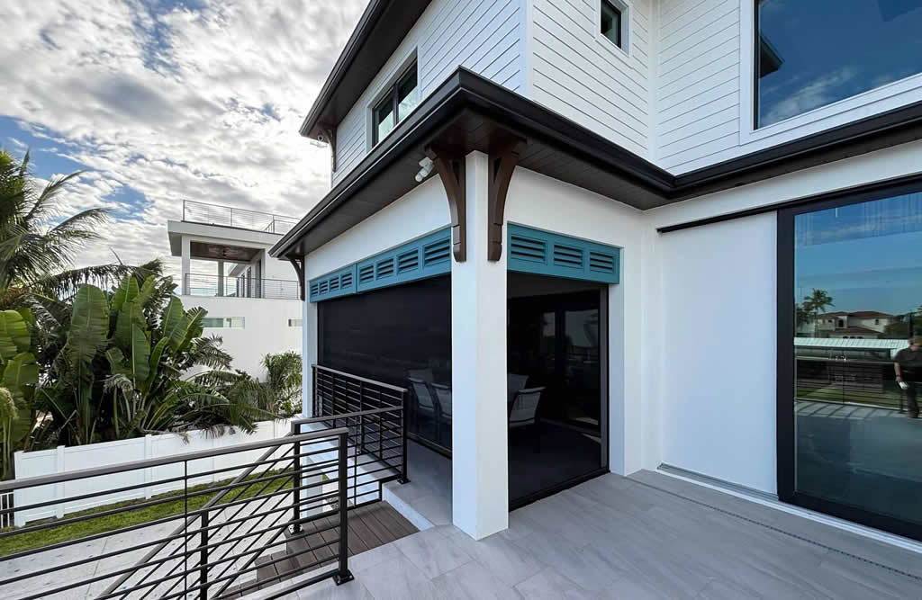 Tampa deck railing and screen enclosed porch